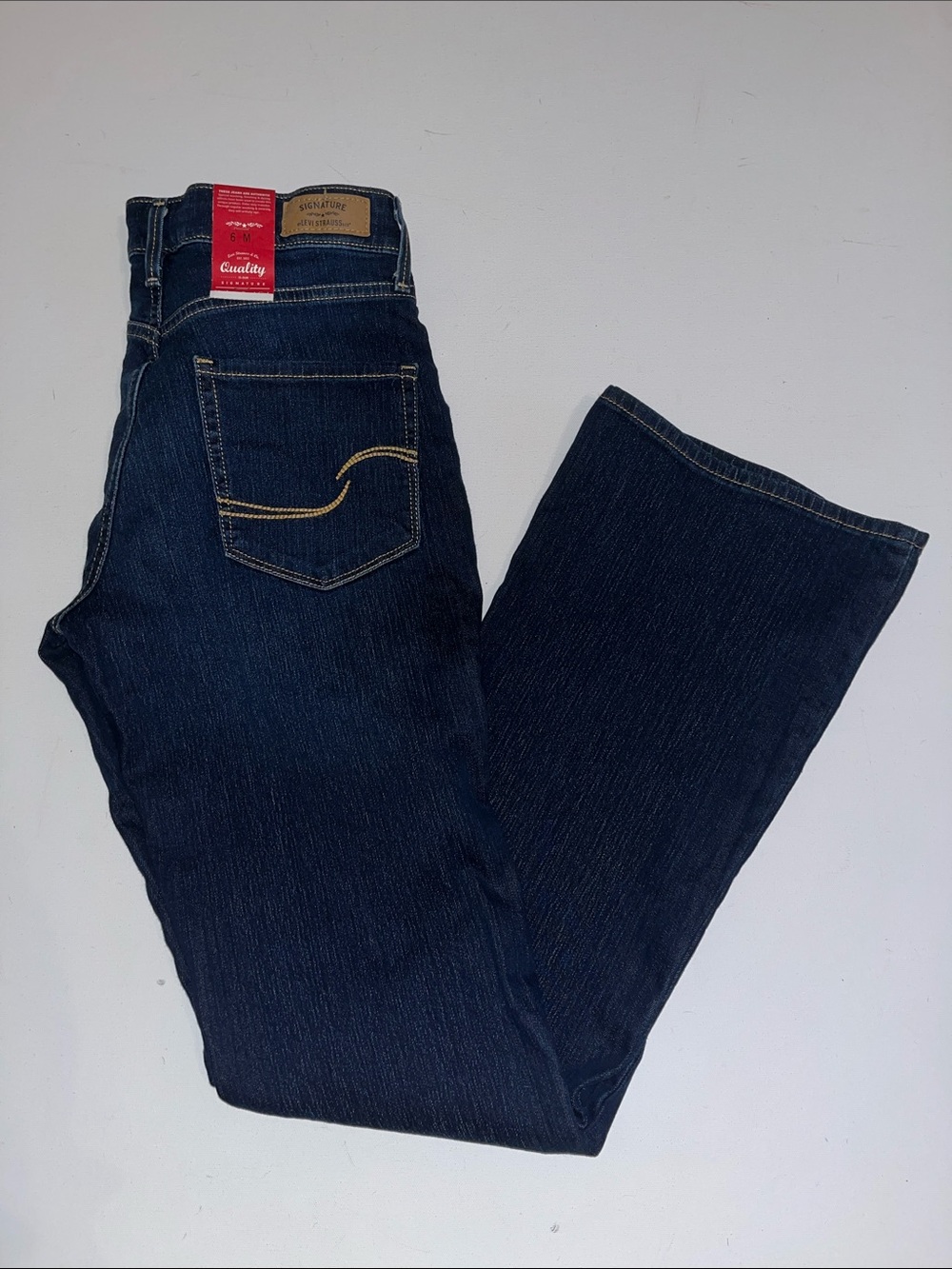 Signature by Levi Strauss Size 6 M 28x32 Women's Modern Boot Cut NWT Irregular